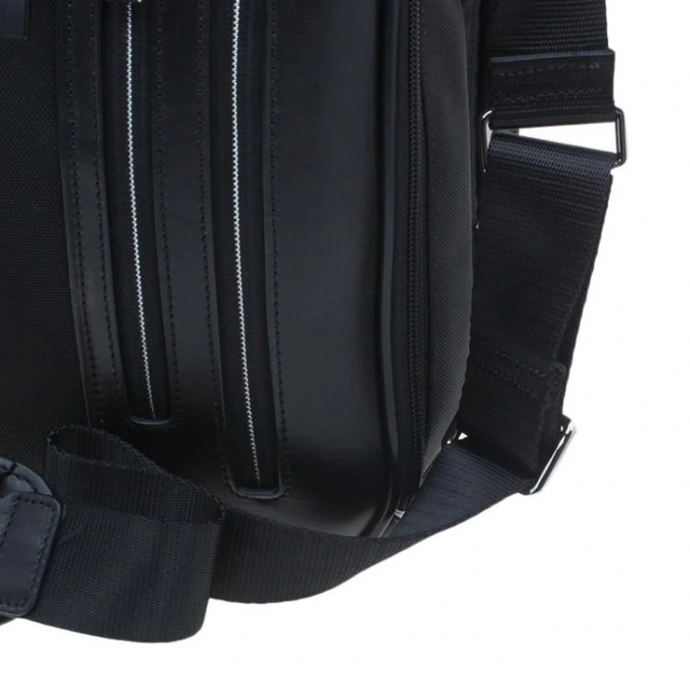 Tumi nwot black